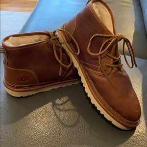 Ugg short chestnut leather men’s boots size 11